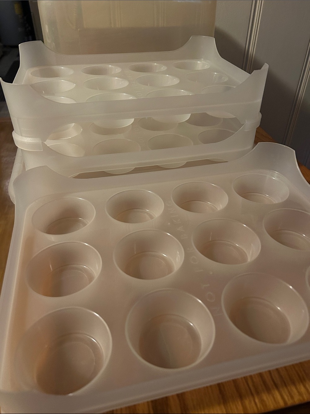 Large Cupcake Carrier Holds 36, 3 Tray - Picture 3 of 3